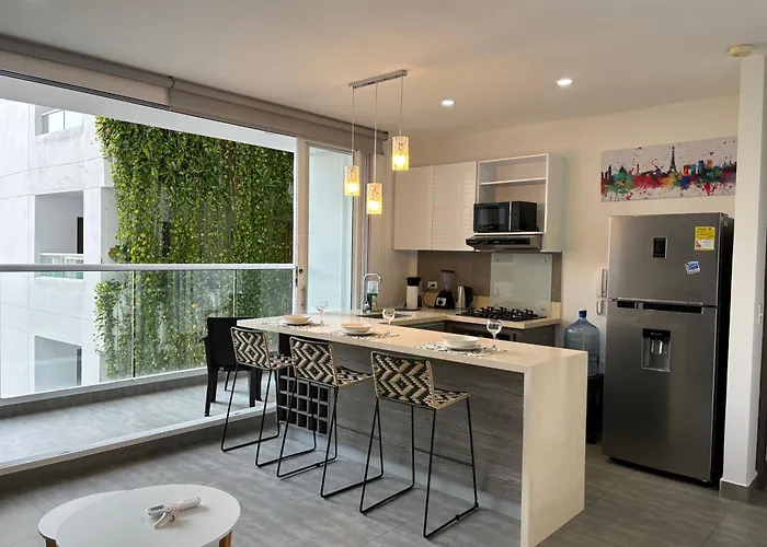 Luxury Condo Front Of The Beach